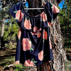 Say Anything Floral Top On the shoulder or off, you choose. Women’s 1X